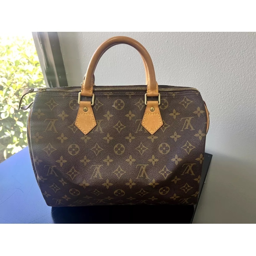 LOUIS VUITTON SPEEDY 30 HANDBAG MONOGRAM CANVAS comes with lock 🔐 and key
